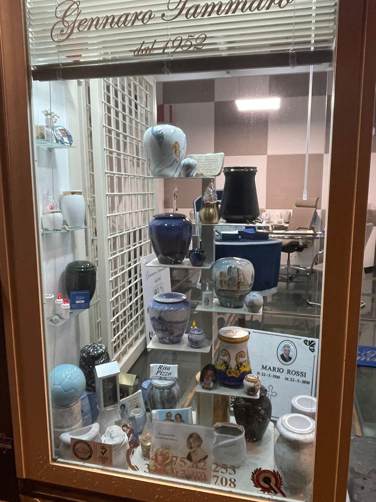Urne cinerarie e articoli funebri a Napoli – Gennaro Tammaro